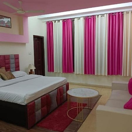 Star Inn Delhi  Exteriör bild